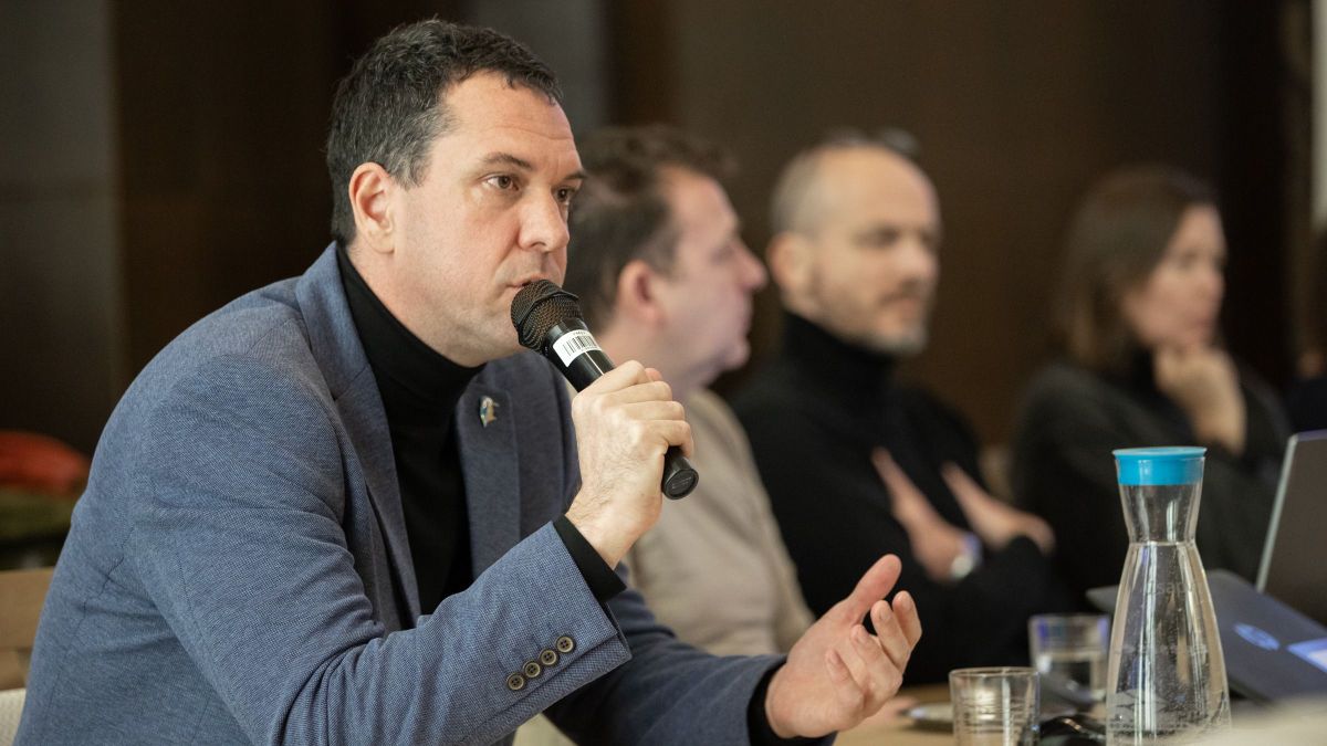 A Mester utca közlekedésének megváltoztatásáról, zöldítéséről, fejlesztéséről egyeztettek (galéria)