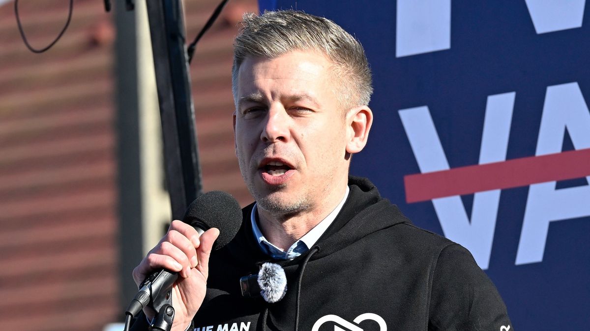 Az ukránokkal összejátszva járatná le a kormányt Magyar Péter