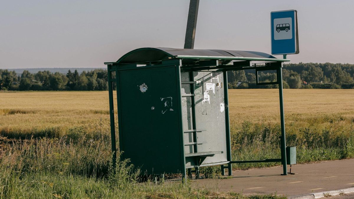 Este nyolckor úgy döntött: hazaviszi a kukát a buszmegállóból – Kellett, na!