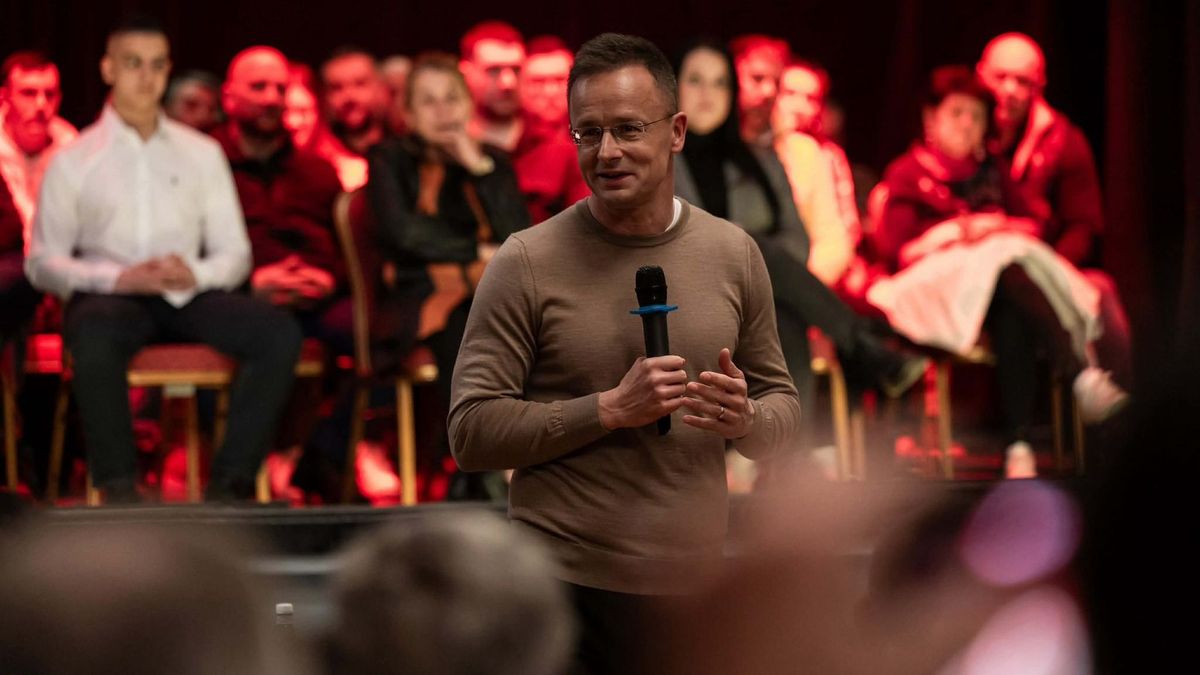 Szijjártó Péter: minden egyes nap folytatódik a nyomásgyakorlás (videó)