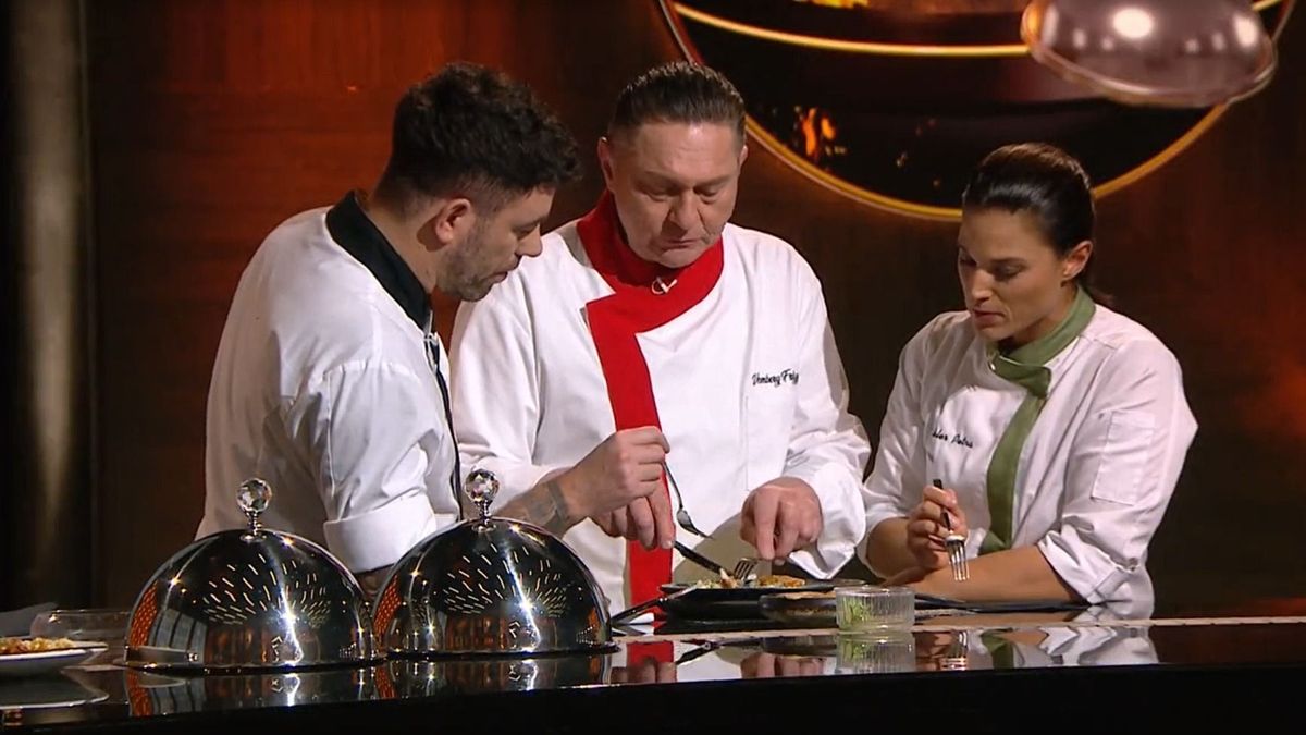 Erős küzdelem a kiesés ellen: lufikba rejtett alapanyagokkal főztek a versenyzők