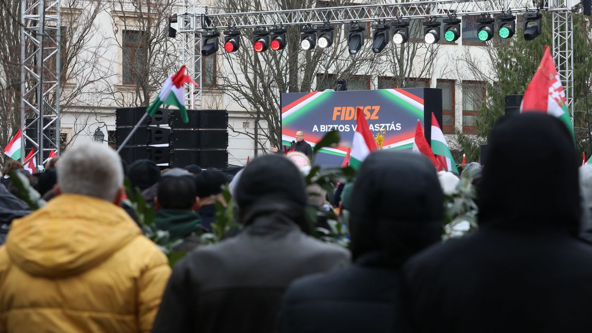 Navracsics Tibor: A háború és a béke között kell választanunk április 12-én