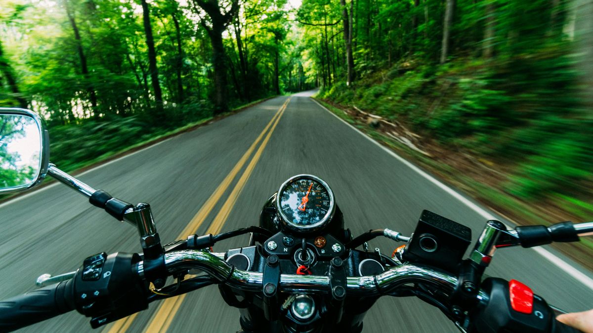 Két kanyargós útszakaszt néztek ki maguknak versenypályának a motorosok a Bakonyban, halálutakká válhatnak