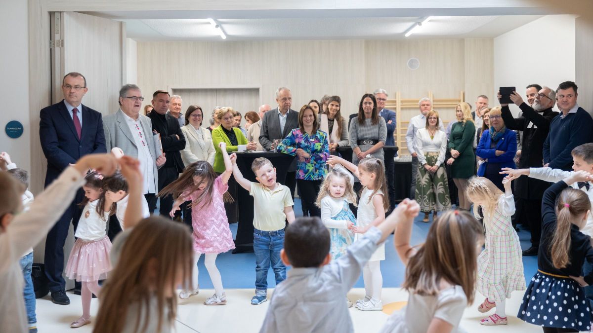 Véget ért a költözések sora: új, korszerű épület várja a kiserdei ovisokat (galéria)