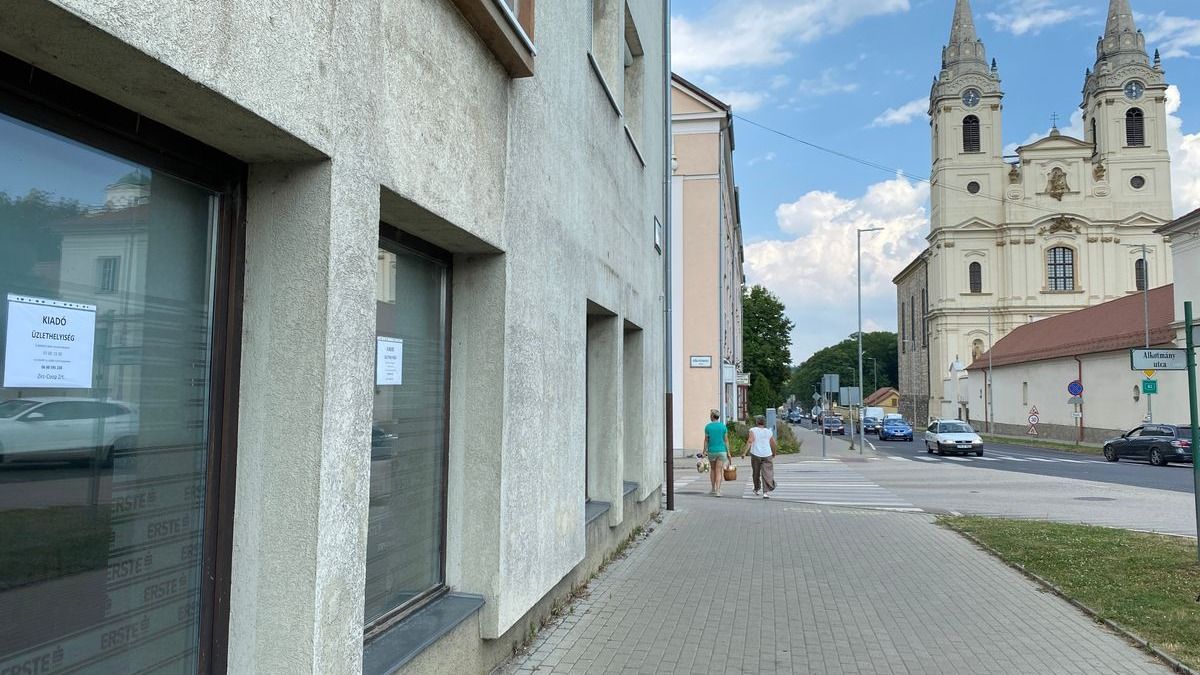 Világmárkák divatüzlete nyílik a bankfiók helyén, akciók, időpontok, amiket sokan várnak (videó)