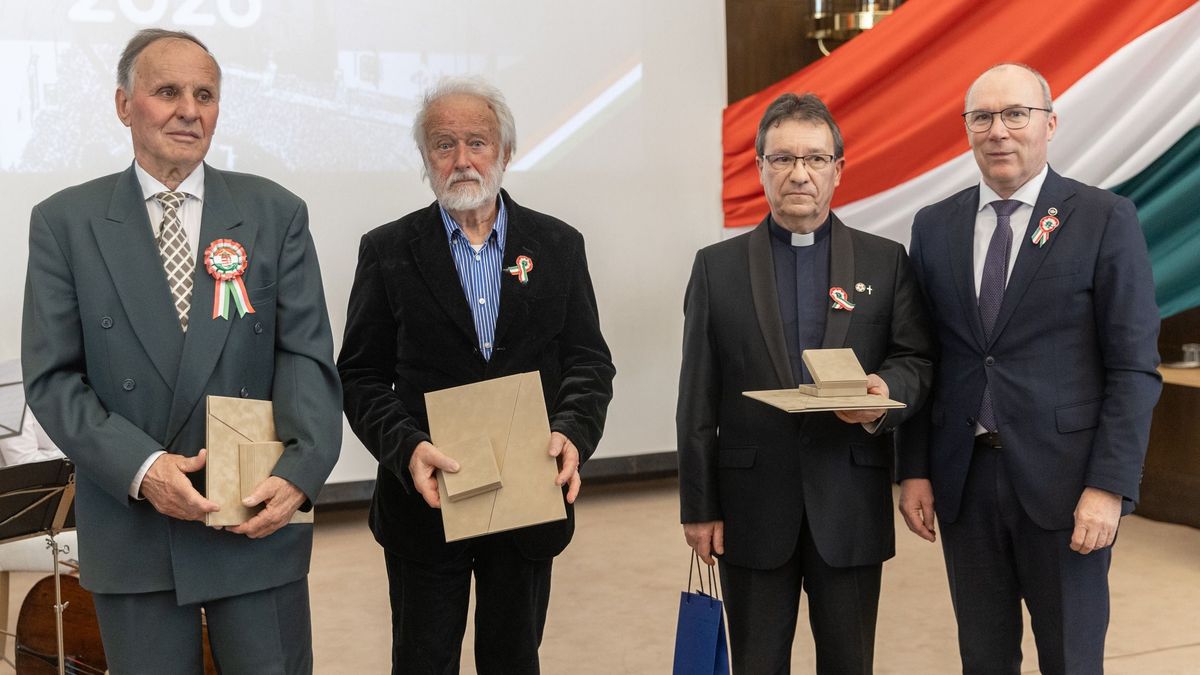 A Veszprémért végzett kiemelkedő munkájuk elismeréseként hárman is Pro Urbe díjat kaptak (galéria)