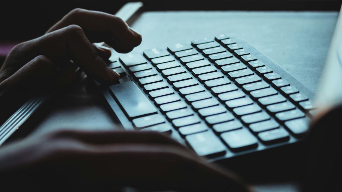 Kislányokról készült pornográf felvételeket töltött le a litéri férfi