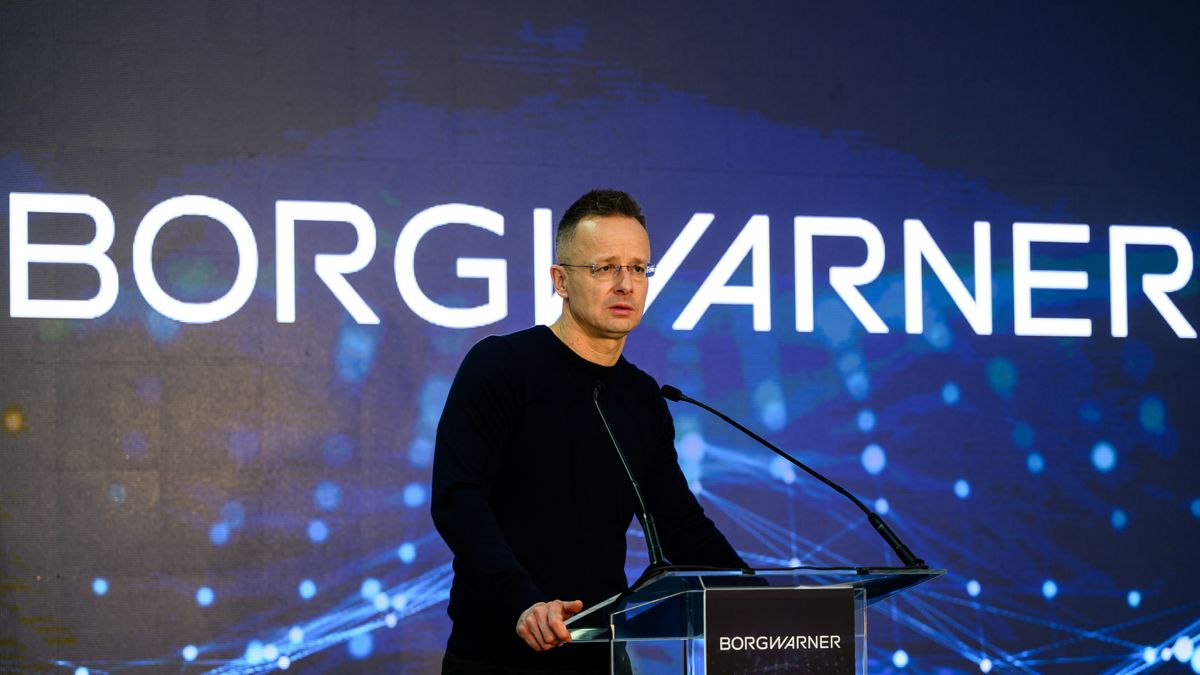 Szijjártó Péter: az amerikai BorgWarner 24 milliárd forintos beruházást hajtott végre Oroszlányban