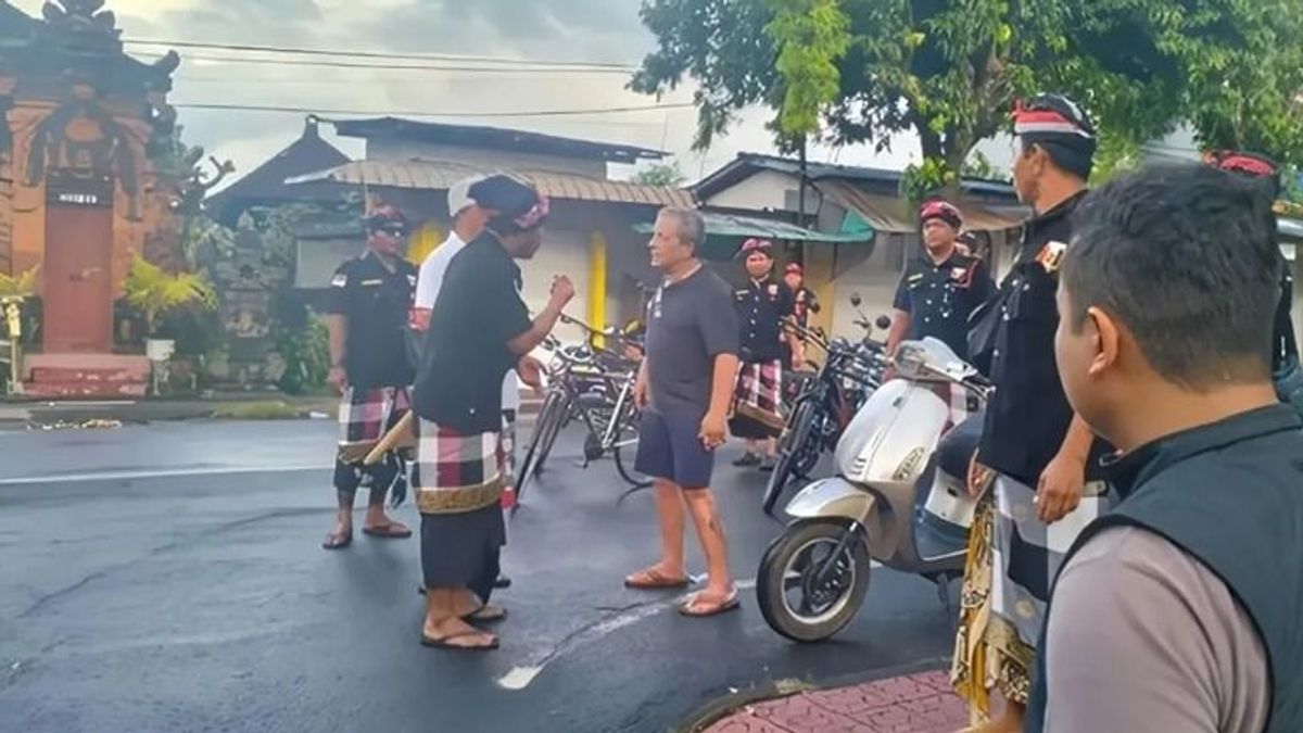 A „csend napján” ment ki az utcára a turista – azonnal őrizetbe vették