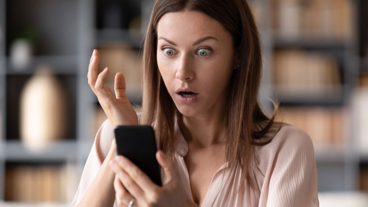 Ne dőljön be! Rendőrségi SMS-sel lopják a pénzt a csalók