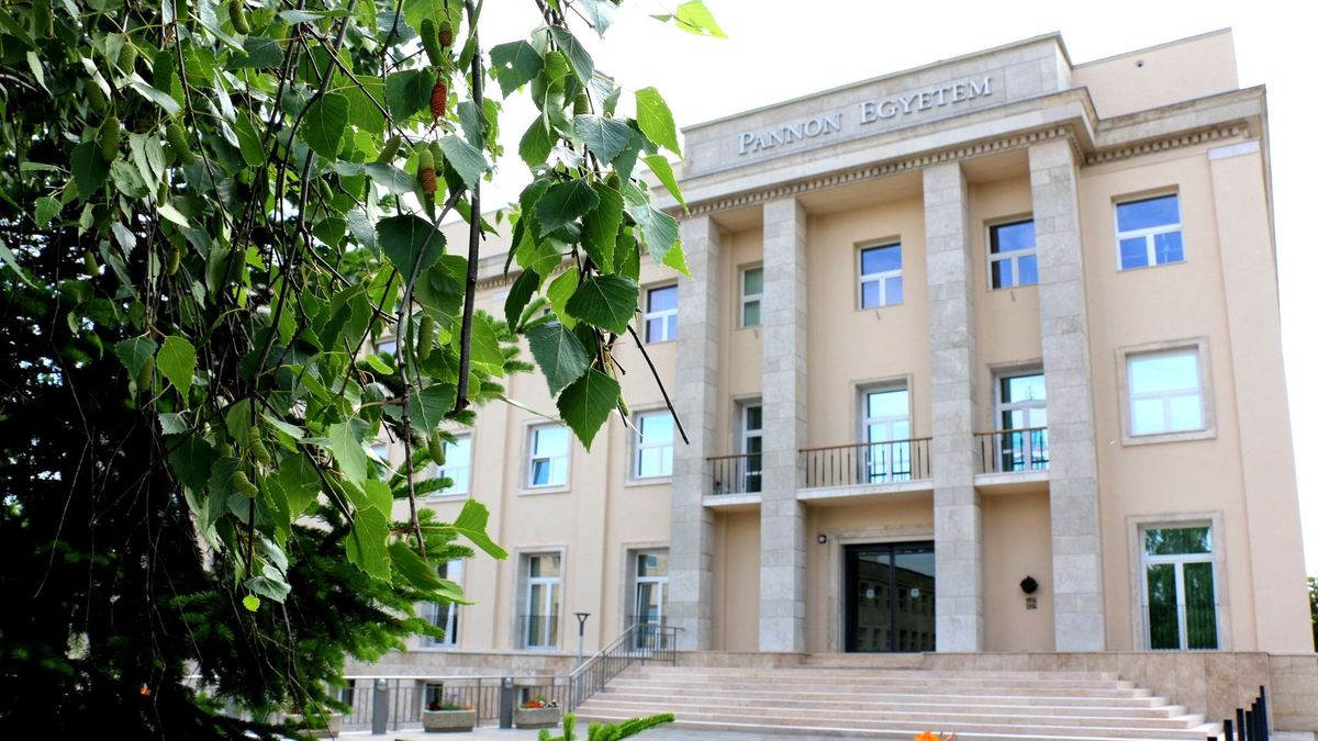 Történelmi rekord a Pannon Egyetemen: fennállásuk óta sohasem volt ilyen magas a felvételizők aránya