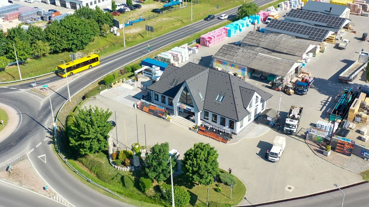 Egy családi ház udvaráról indult – idén 30 éves a térség egyik meghatározó építőanyag-kereskedése