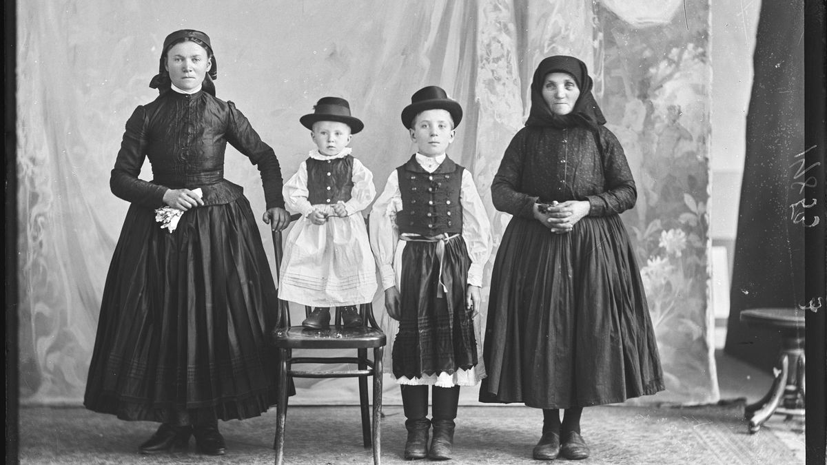 Arcok, sorsok, emberek régi fotókon – novellaíró pályázatot hirdet a Néprajzi Múzeum