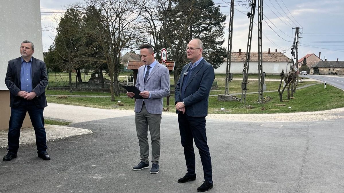 Kamerarendszer és új közlekedési táblák Gyepükajánon