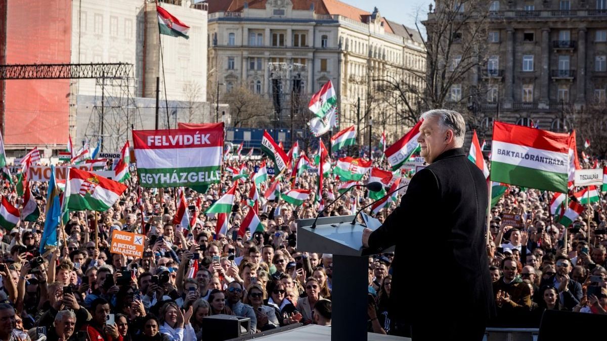 Orbán Viktor: Vállalom, hogy ilyen felfordult világban is megőrizzük Magyarországot a biztonság és a nyugalom szigetének