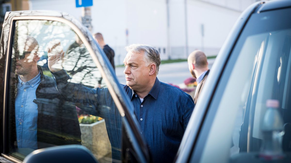 Orbán Viktor: Azonnali beavatkozásra volt szükség, hogy a magyar üzemanyagárak ne szabaduljanak el
