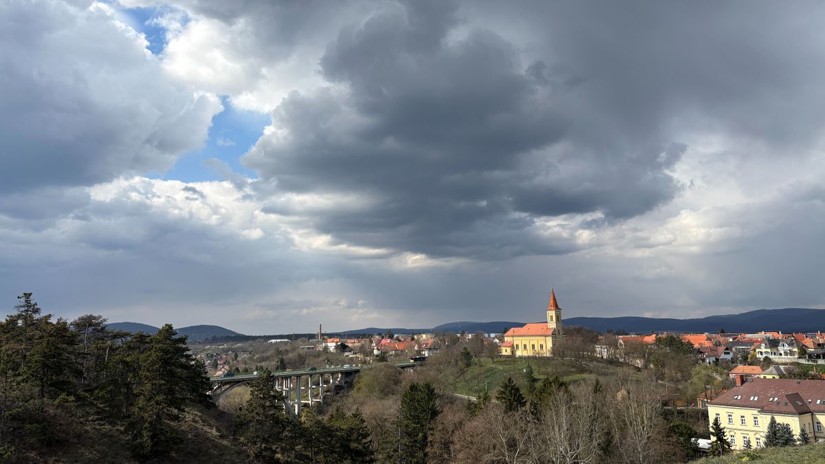 Veszprém térsége sem ússza meg: erős szél és havazás jön pénteken