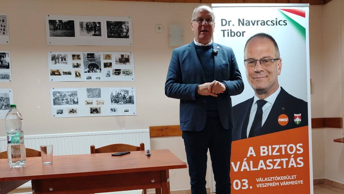 Hatvanmilliárd forint támogatás négy év alatt – Lakossági fórum Navracsics Tiborral