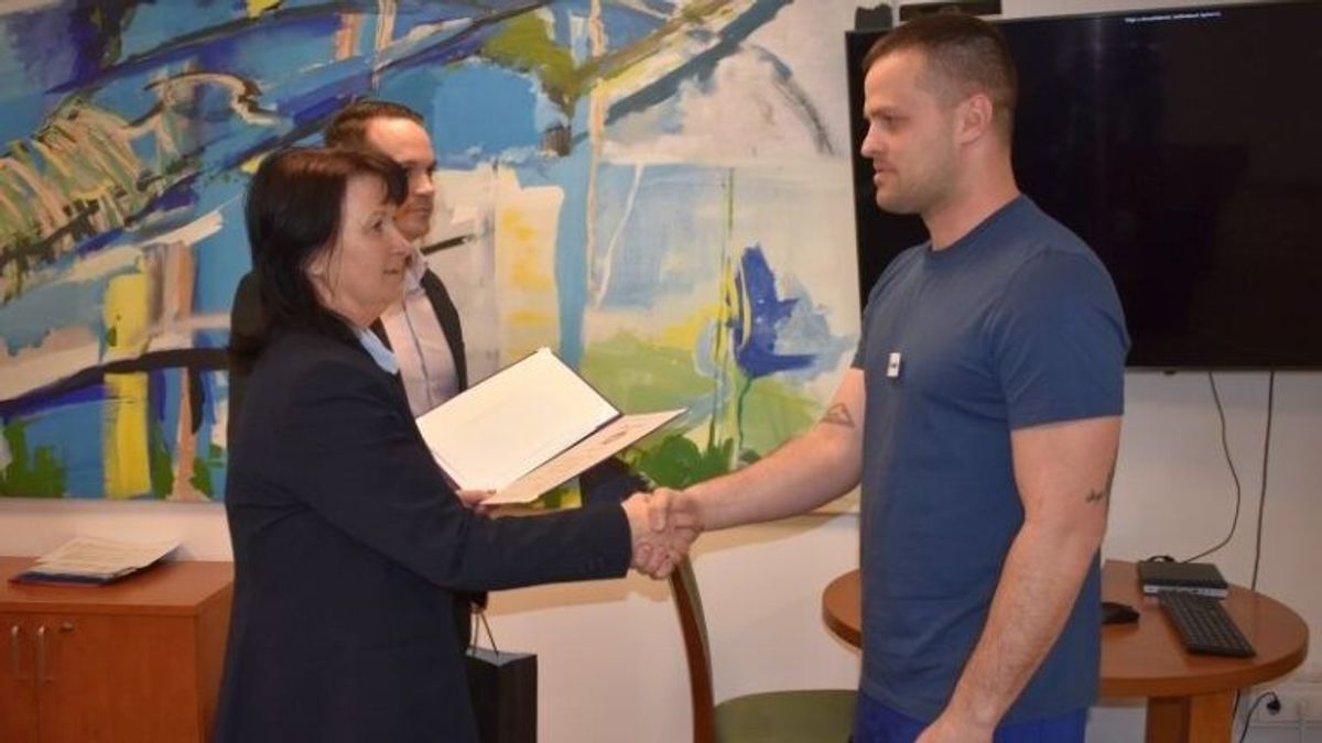 Megjutalmazták a hős kórházi dolgozókat, akik megakadályozták egy fogvatartott szökését