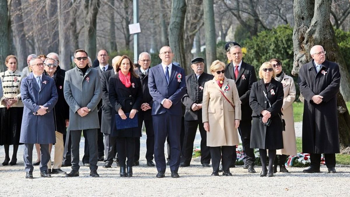 A szabadság nem ajándék – ünnepi megemlékezést tartottak a Tagore sétányon (galéria)