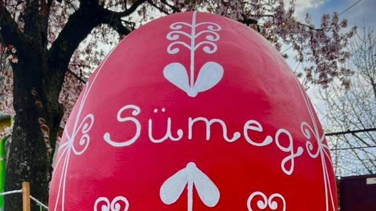 Több száz tojás és nyuszik várják a látogatókat a sümegi húsvéti parkban