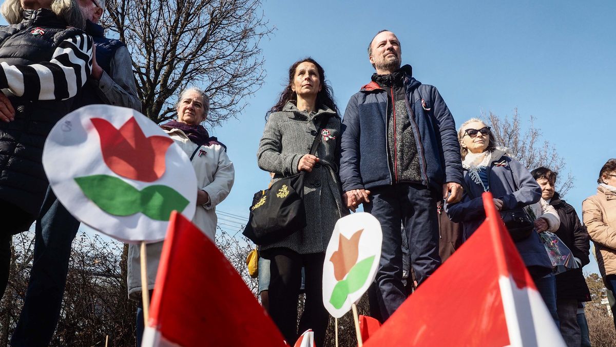 Koszorúzással és ünnepi műsorral emlékeztek az 1848–49-es hősökre Veszprémben (galéria, videó)