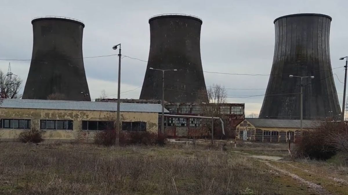 Már csak a szellemek kísértenek az inotai erőmű hűtőtornyainál (videó)