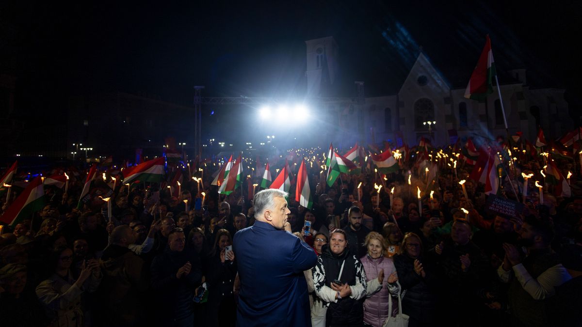 Egerben folytatódik Orbán Viktor országjárása