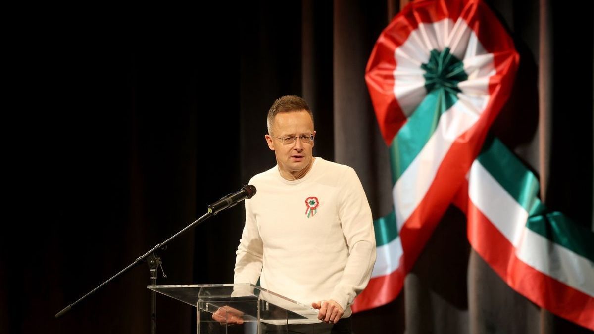 Szuverén nemzeti kormányra van szükség a háborúból való kimaradáshoz