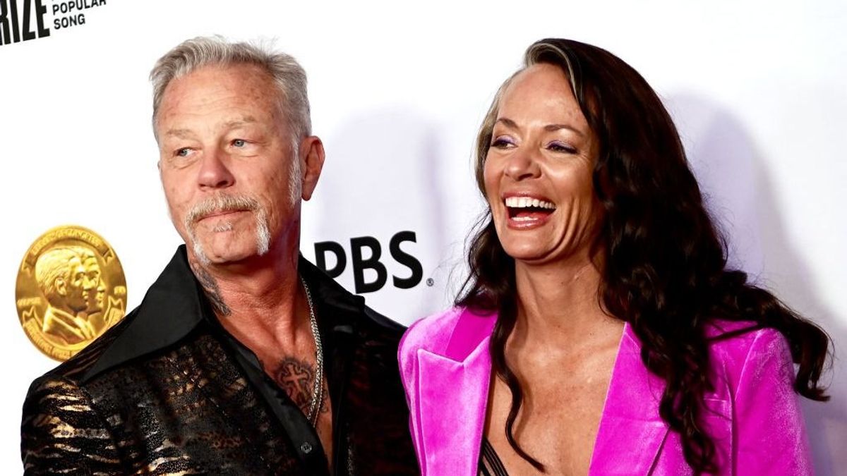 Víz alatt kérte meg párja kezét a Metallica énekese, fotó örökítette meg a különleges pillanatot