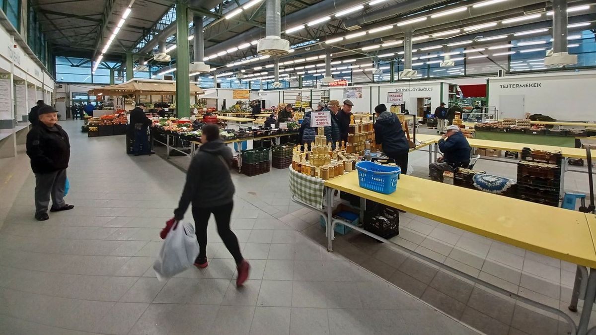 Vasárnap újra bolhapiac lesz a Veszprémi Piac és Vásárcsarnokban