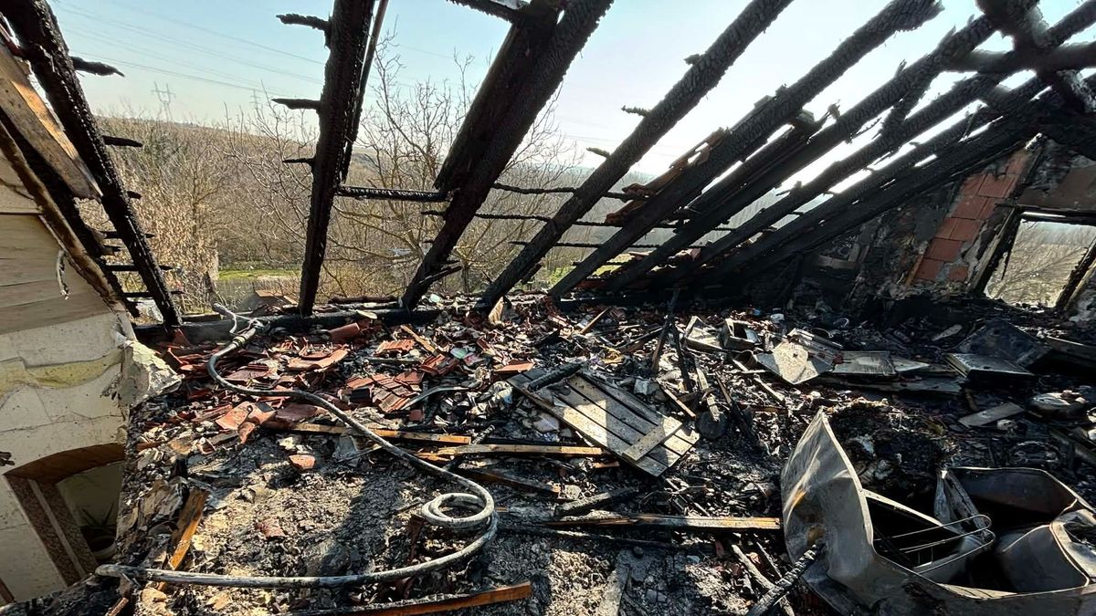 Fotókon a kádártai tűz pusztítása – két család nincstelenné vált, segítséget kérnek (galéria, videó)