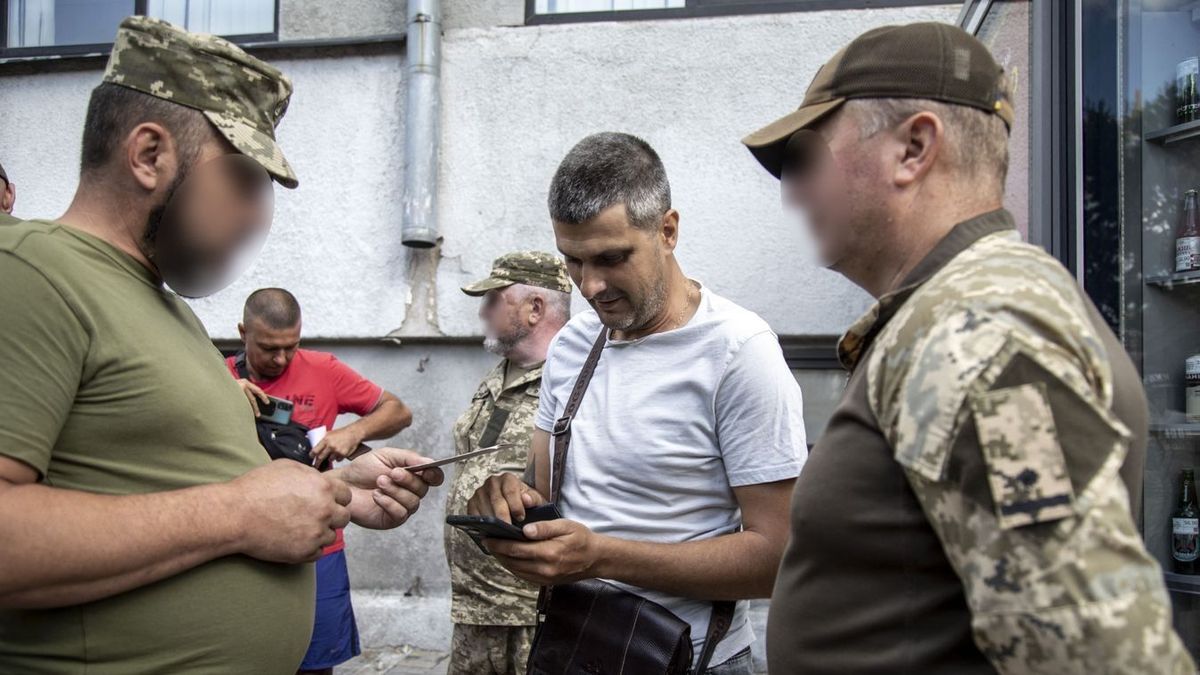 Hősies civilek akadályoztak meg egy emberrablást Nyugat-Ukrajnában