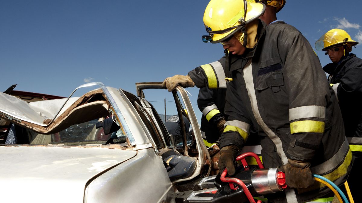 Kisteherautó és személyautó ütközött össze a 77-esen