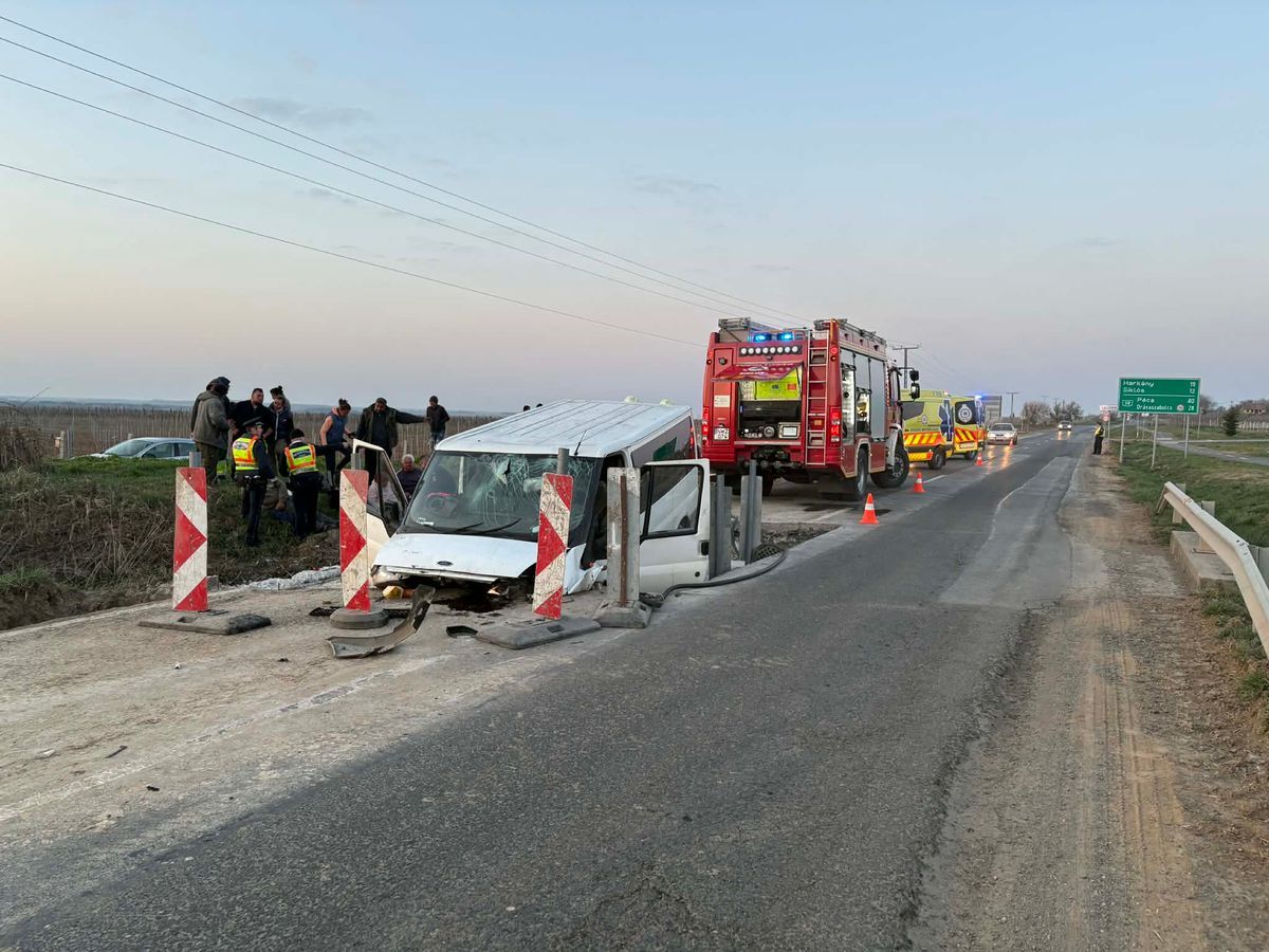 Súlyos baleset történt hétfőn a hajnali órákban
