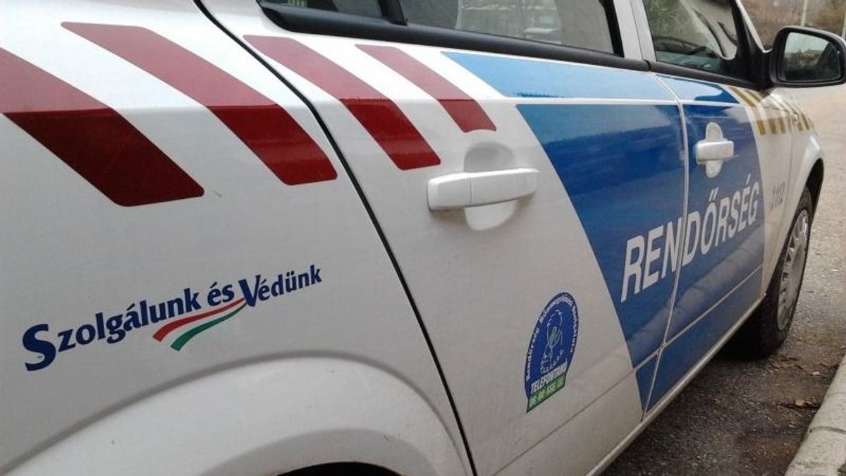 Két autó ütközött Berhidán, teljes az útzár!