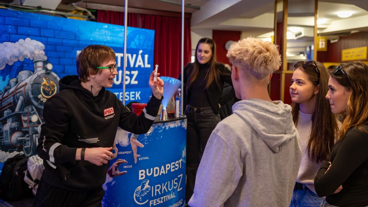 Tudományos Csodák Cirkusza: fiatal innovátorok mutatkoztak be a Fővárosi Nagycirkuszban