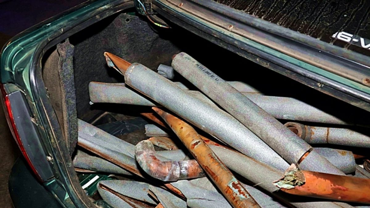 Nem volt menekvés: 30 kiló lopott rézzel kapták el őket az éjszakában