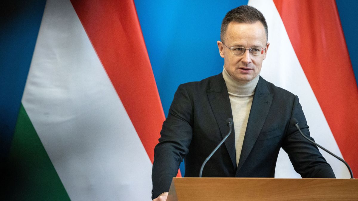 Szijjártó Péter: Óriásbotrány, hogy külföldi titkosszolgálatok beavatkoznak a magyar parlamenti választásba (videó)