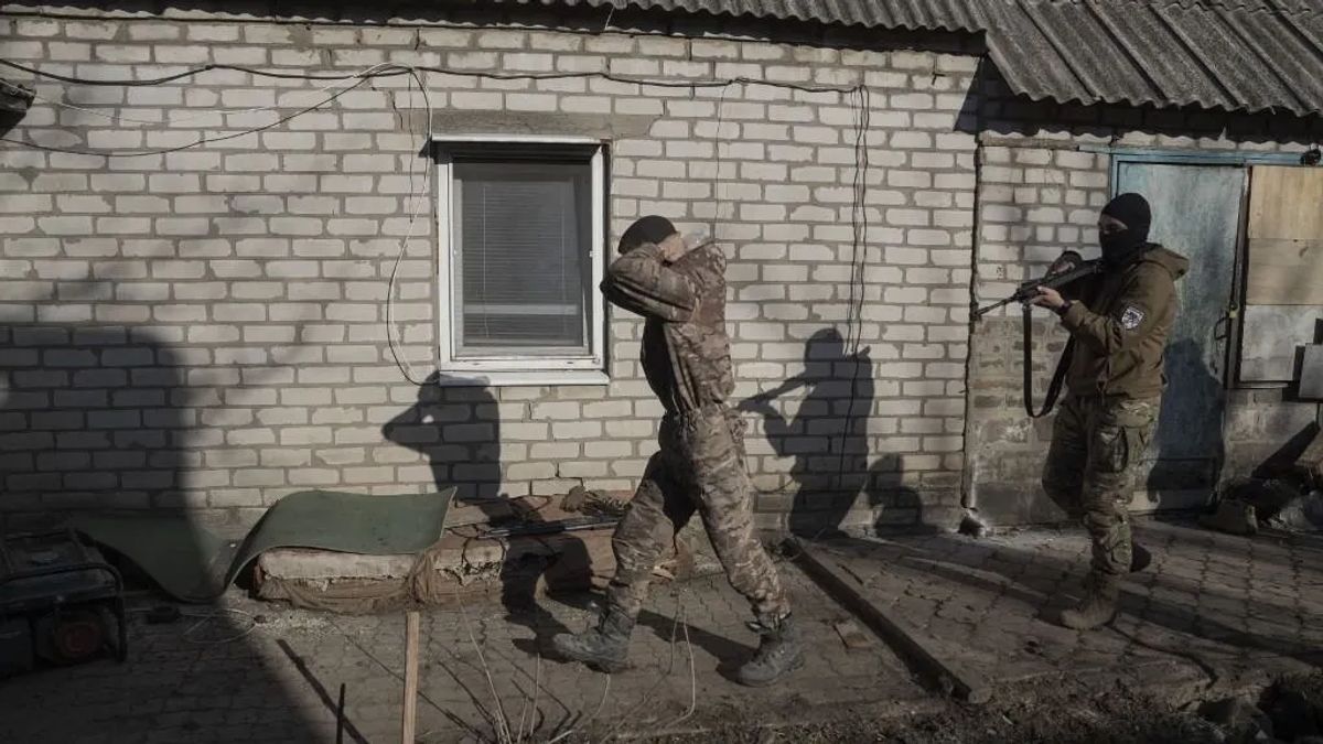 Nem engedik hátrálni az ukrán katonákat – Harkivban záróegységekkel állítják meg a visszavonulást