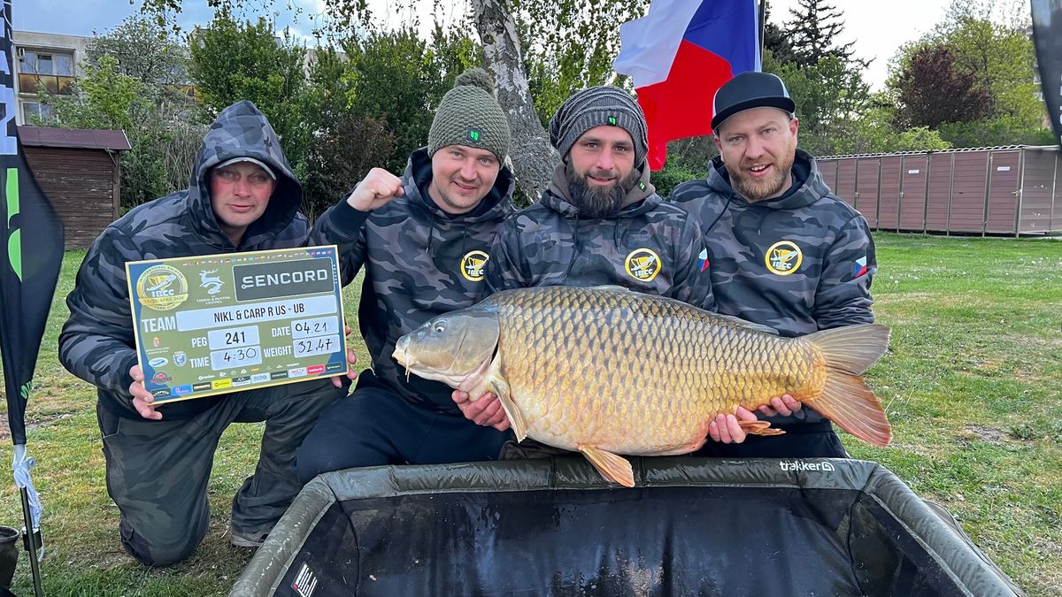 30 kiló feletti pontyot fogtak a Balatonon, rekordközeli halak az IBCC-n