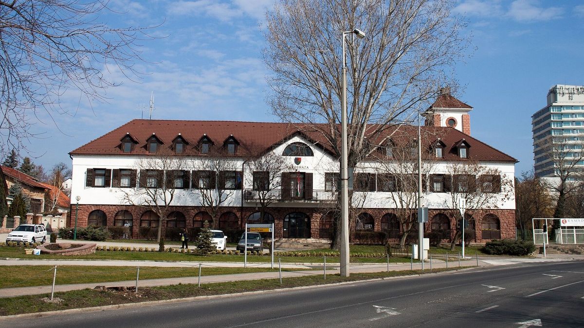 Kiderült, ezt a büntetést kaphatja a rejtett kamerás Balaton-parti polgármester