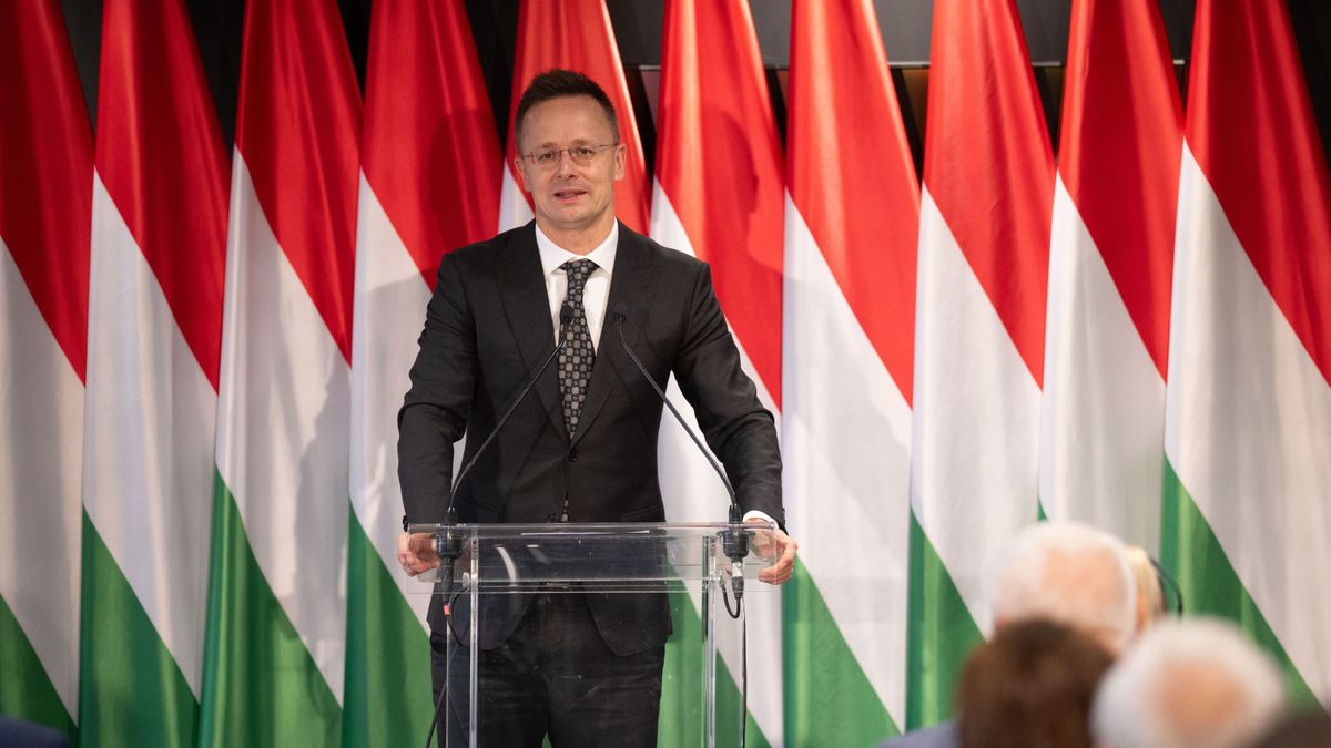 Szijjártó Péter: a vidéki gyárakban dolgozók nélkül nincs tudás- és kutatásalapú gazdaság (videó)