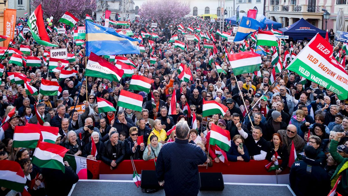 Debrecenben folytatja országjárását Orbán Viktor (élő)