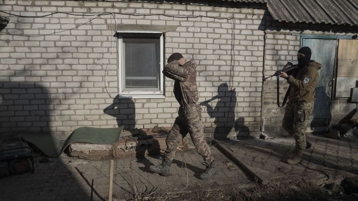 Otthonról hurcolták el a sorozók, családja sem tudta megvédeni (videó)