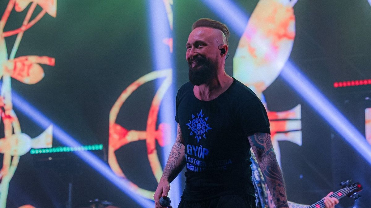 Hajnali balatoni pillanattal üzent a Kowalsky meg a Vega frontembere – a rajongók már most imádják