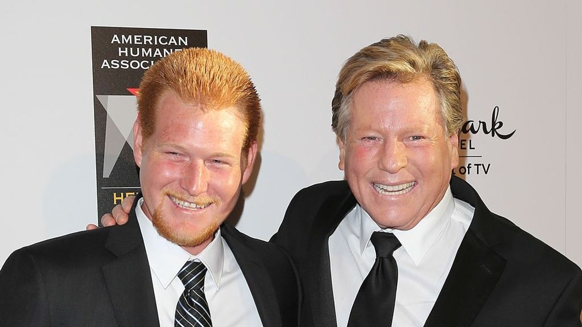 Emberölési kísérlet és pszichiátria – Ryan O'Neal és Farrah Fawcett fiára rá sem ismerni (videó)