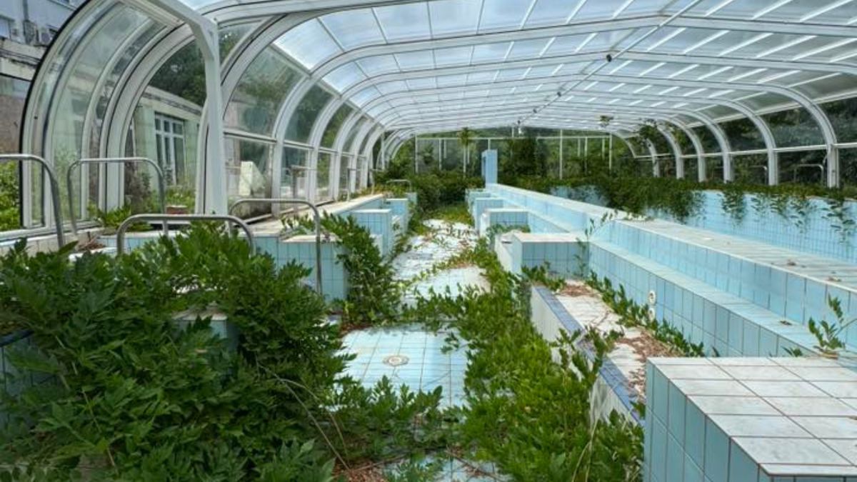 Urbexfotókon a gyógyvizet rejtő balatoni szellemhotel, mintha tegnap állt volna meg az idő