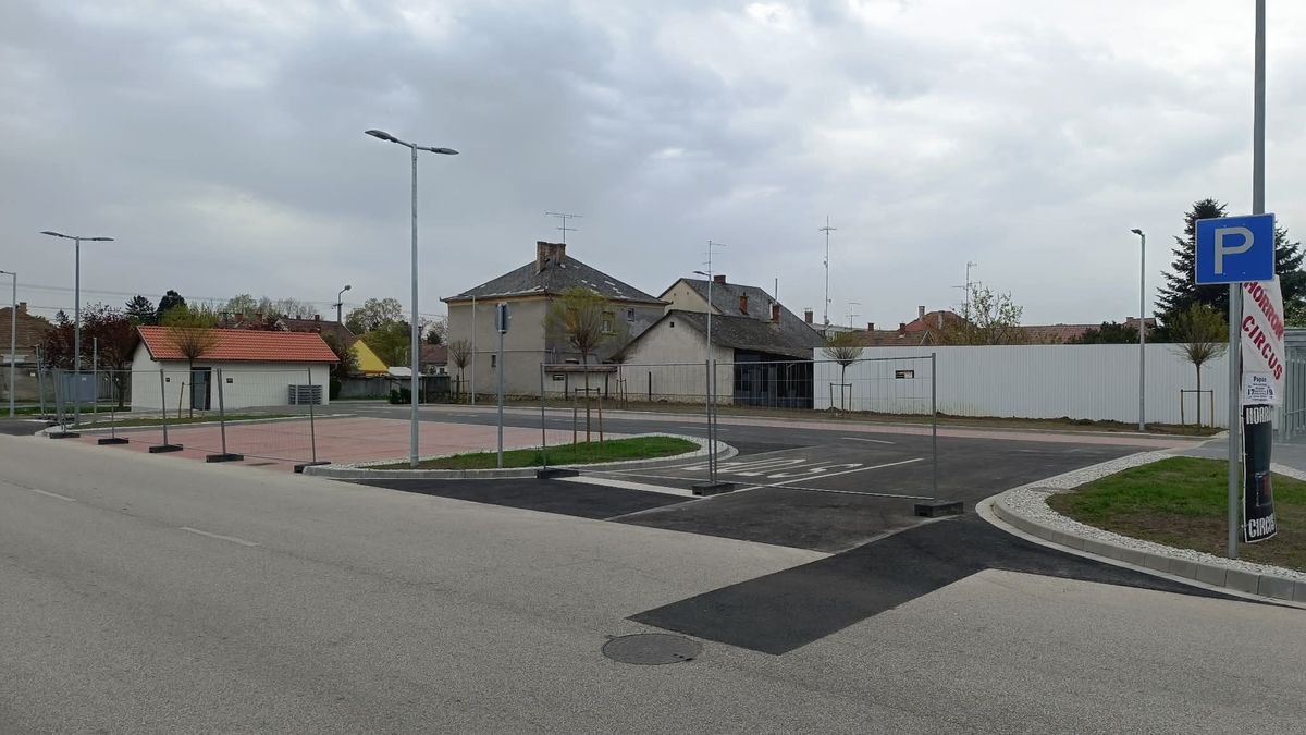 Jelentős fejlesztésekkel csábítja a vásárlókat a pápai áruház