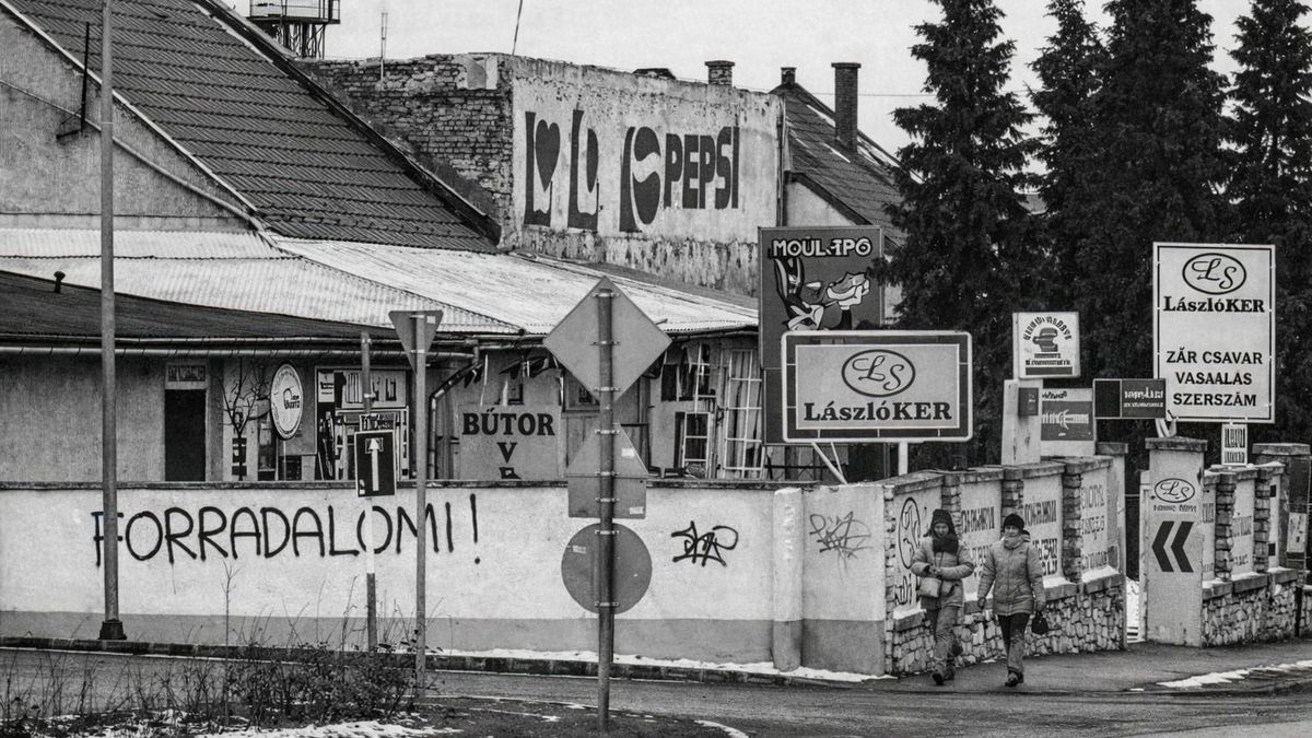 Retró fotókon Veszprém diszkóélete: így égett le a legendás City Pepsi szórakozóhely (galéria)